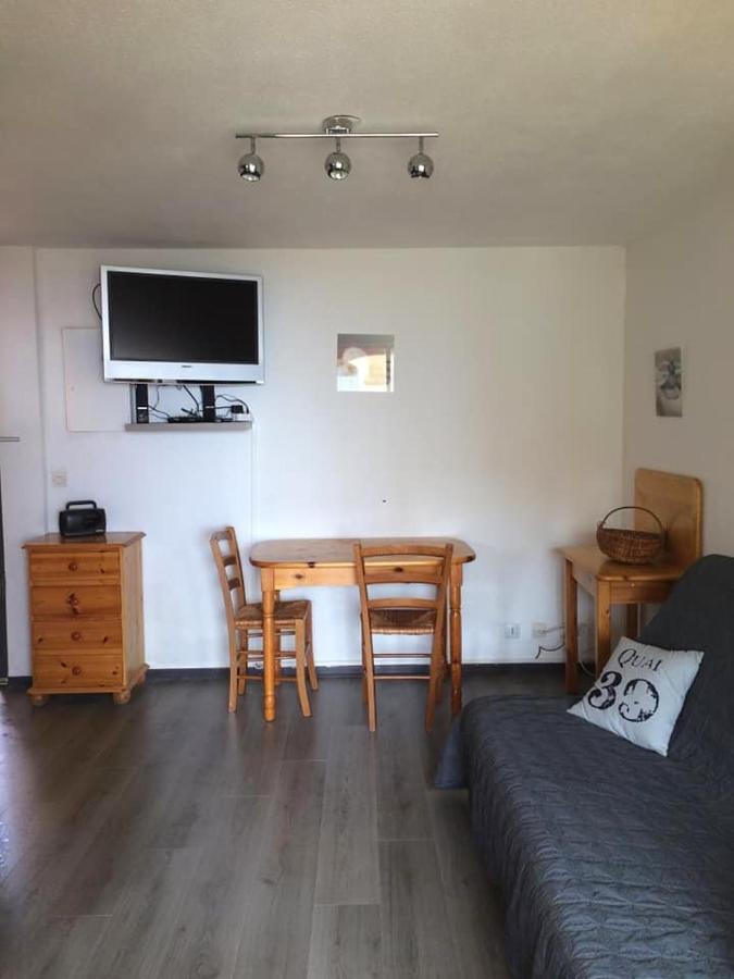 Cap De Mer - Vue Sur Mer - Une Chambre - Une Terrasse - Acces Direct Plage - Commerces A Proximites 르발카레스 외부 사진